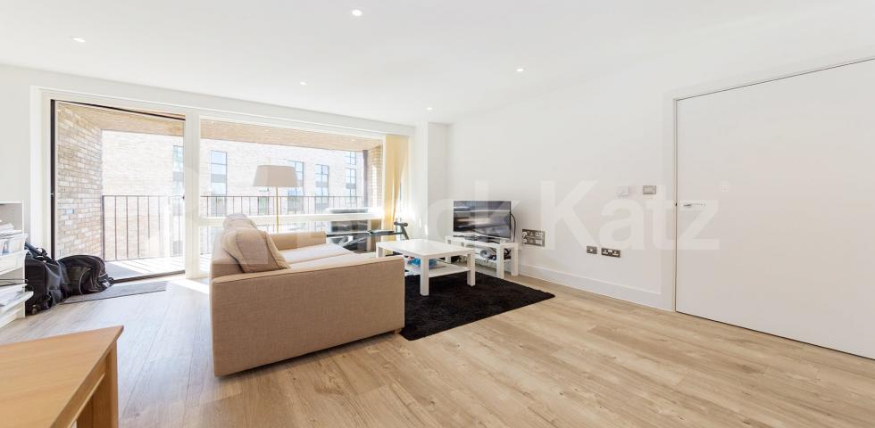 			UNDERGROUND PARKING SPACE , 1 Bedroom, 1 bath, 1 reception Apartment			 Royal Waterside, Lakeside Drive, Park Royal 